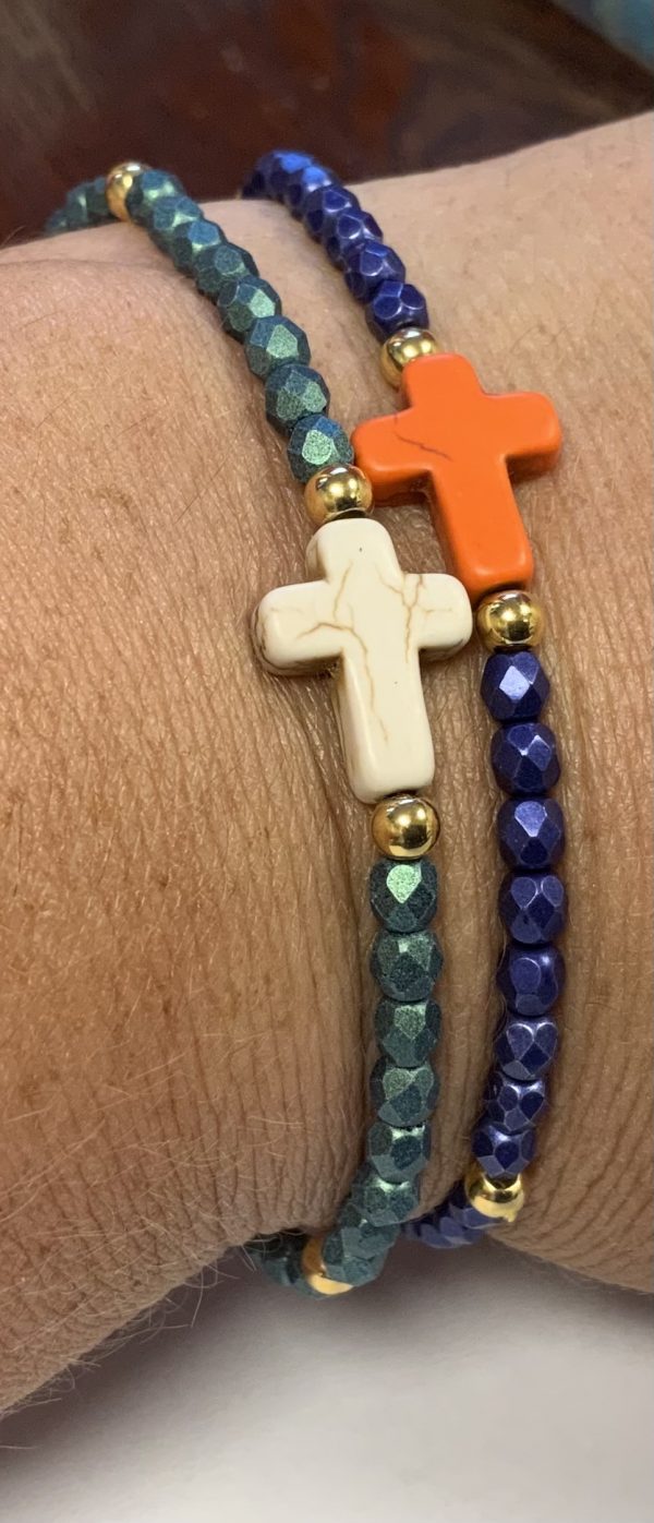 Armband Violet met kruis