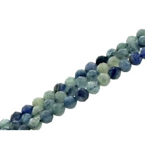 Kyaniet ketting